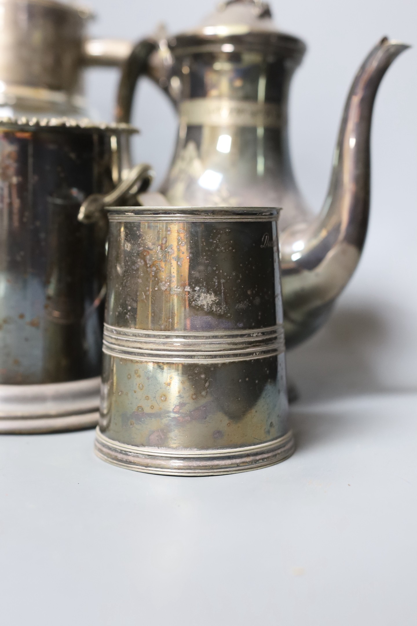 An early 20th century plate mounted lemonade jug and sundry plated ware